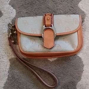 Dooney &Bourke Wristlet